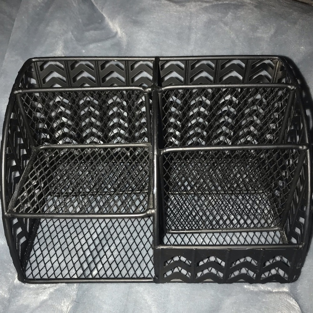 🌼3/$30🌼 Black Metal Makeup Organizer